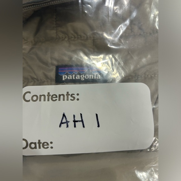 Patagonia Women’s Small Nano Puff Insulated Jacket Seabird Grey Tan Puffy NWT - Picture 11 of 11